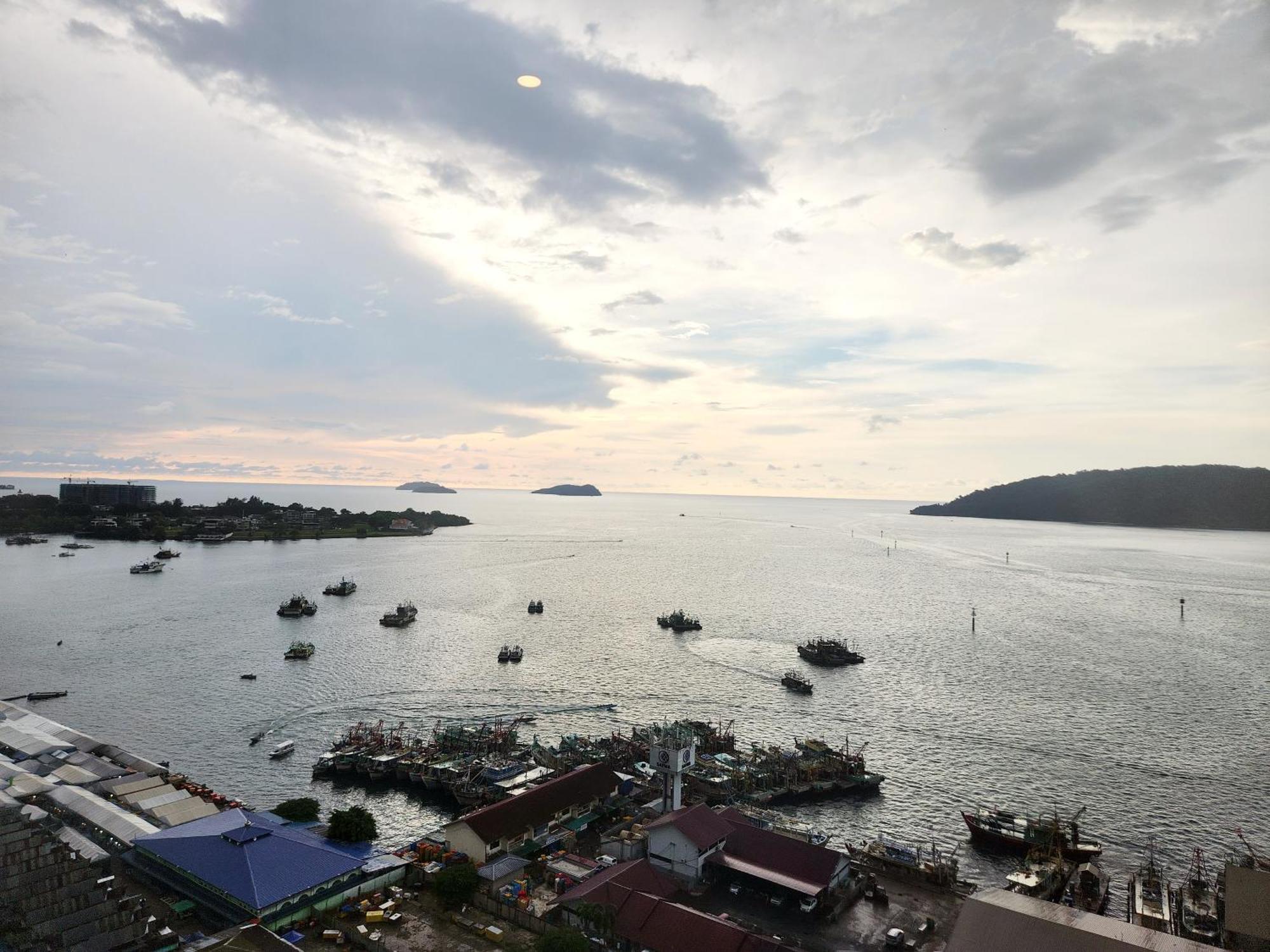 The Shore Kota Kinabalu City Centre By Lw Suites Ruang foto